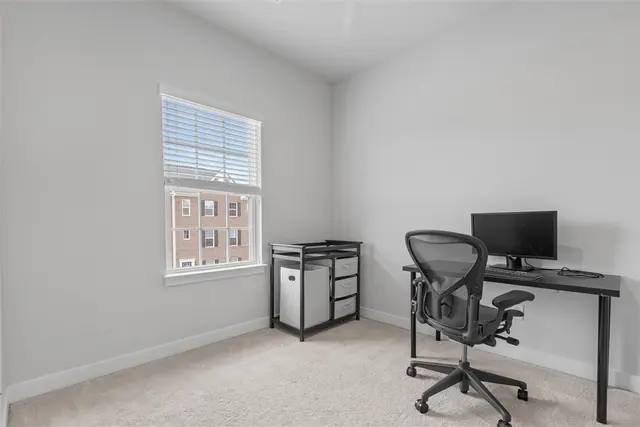 202 Amon St gallery image 11
