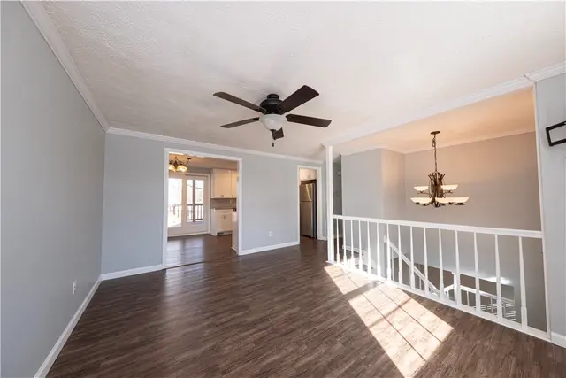 202 Cameron Dr gallery image 6