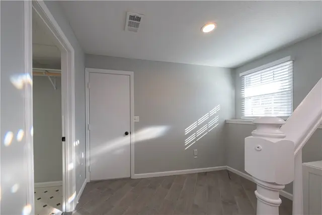 202 Cameron Dr gallery image 11