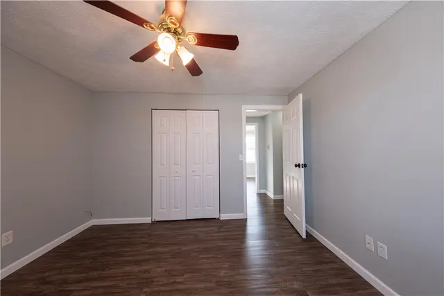 202 Cameron Dr gallery image 18
