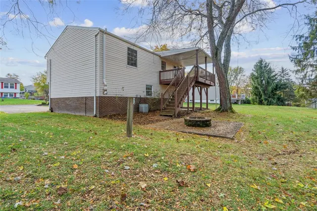 202 Cameron Dr gallery image 31