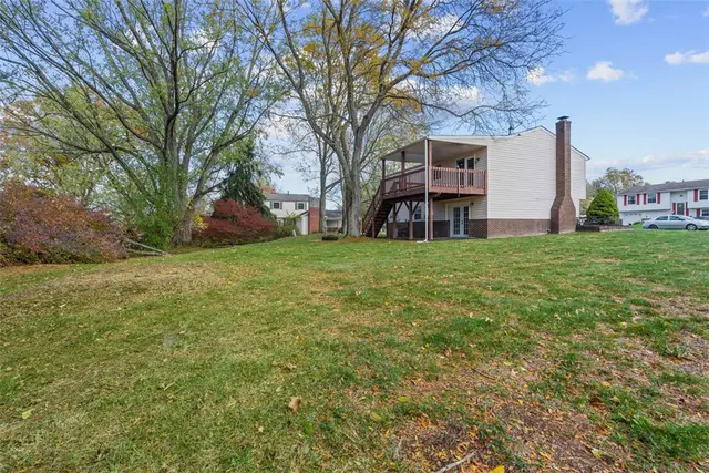 202 Cameron Dr gallery image 32