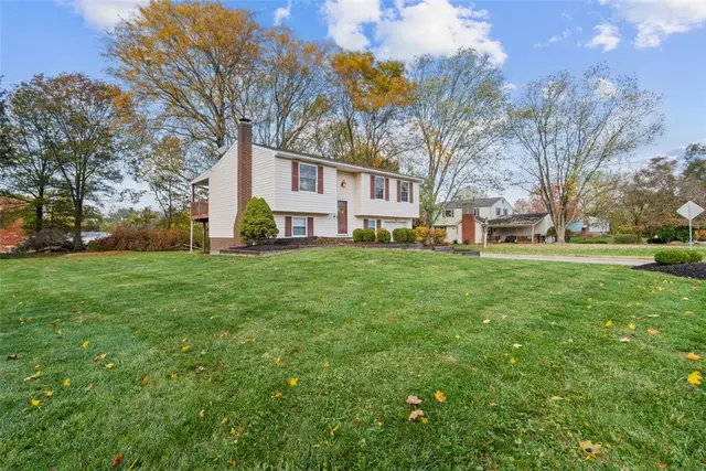 202 Cameron Dr gallery image 33