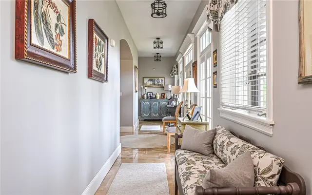 202 Rolling Hills Drive gallery image 4