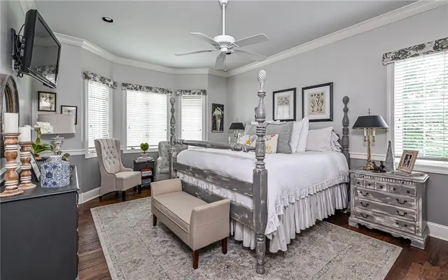202 Rolling Hills Drive gallery image 16
