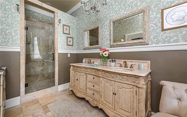 202 Rolling Hills Drive gallery image 19