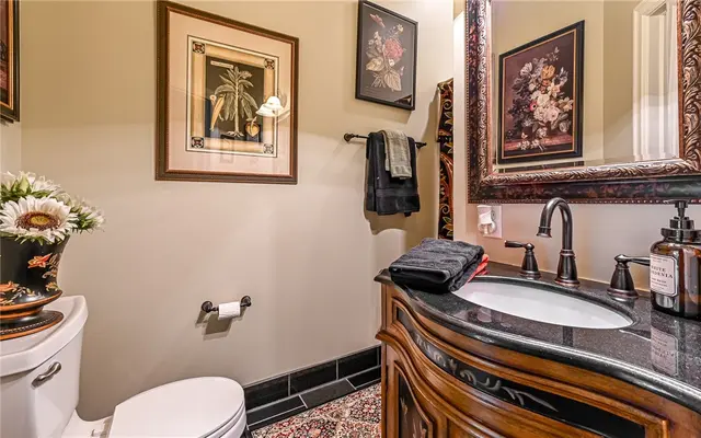 202 Rolling Hills Drive gallery image 21