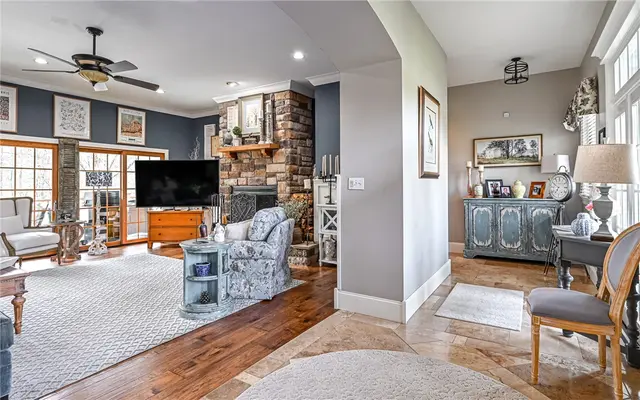 202 Rolling Hills Drive gallery image 27