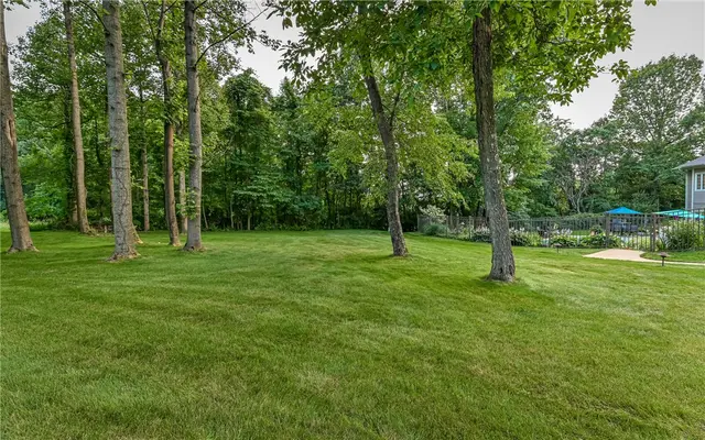 202 Rolling Hills Drive gallery image 28