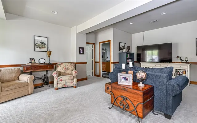 202 Rolling Hills Drive gallery image 34