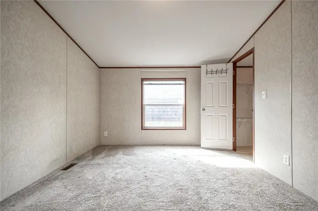 203 Forest Dr gallery image 15