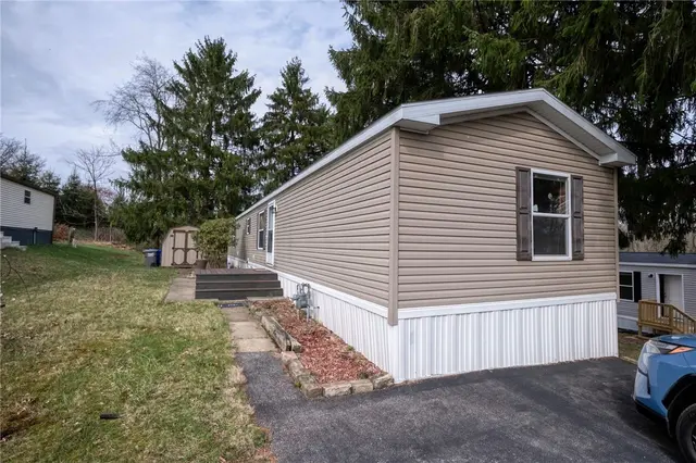203 Forest Dr gallery image 16