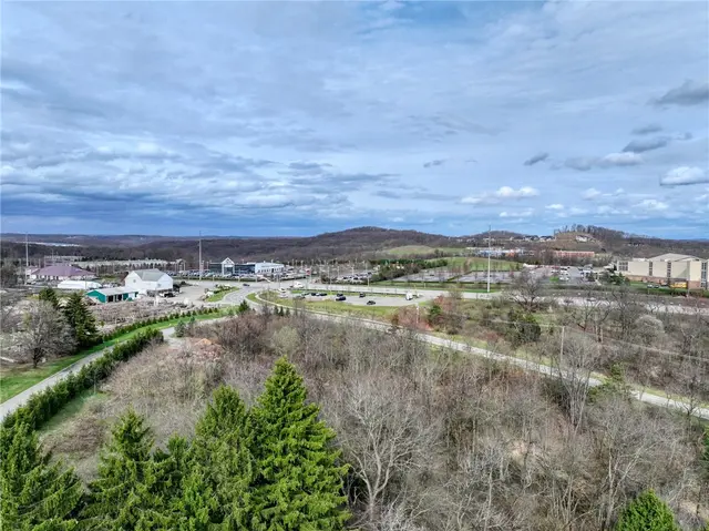 203 Forest Dr gallery image 18