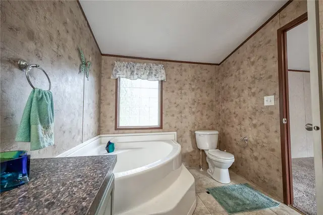 203 Forest Dr gallery image 23