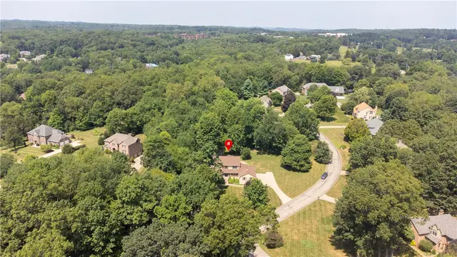 203 Royal Doulton Ct gallery image 12
