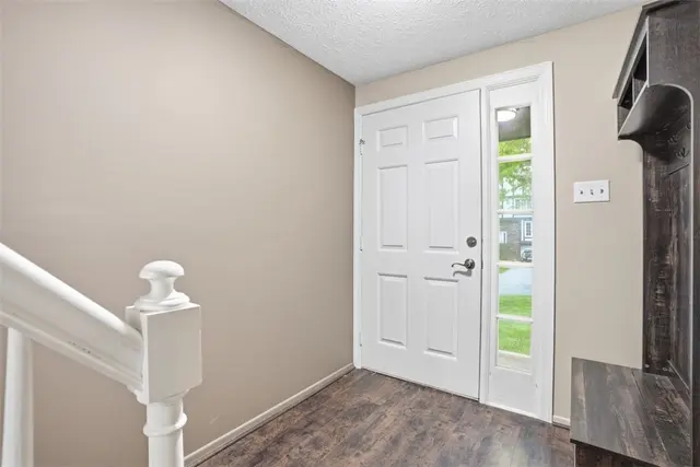 203 Sheffield Ct gallery image 7