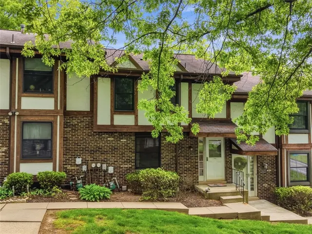 203 Sheffield Ct gallery image 11