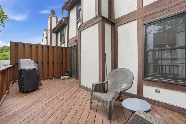 203 Sheffield Ct gallery image 12
