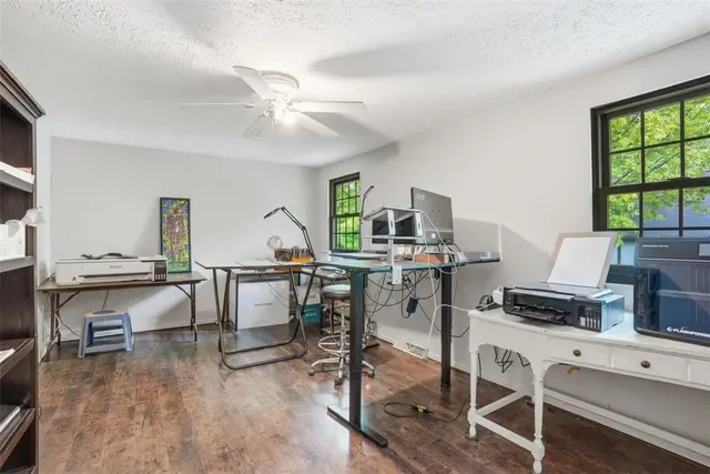 203 Sheffield Ct gallery image 20