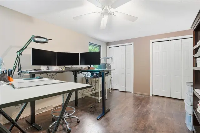 203 Sheffield Ct gallery image 22