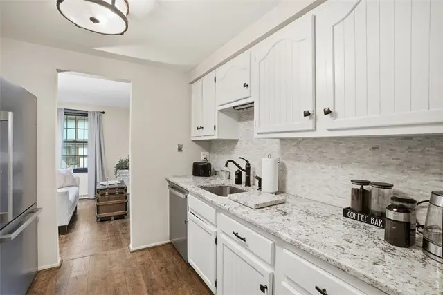 203 Sheffield Ct gallery image 30