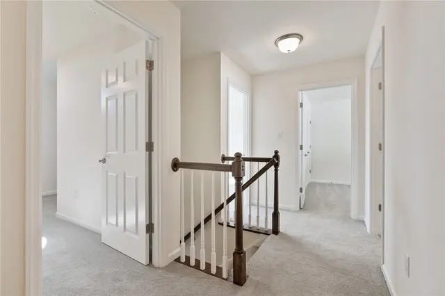 203 Southview Rd gallery image 2