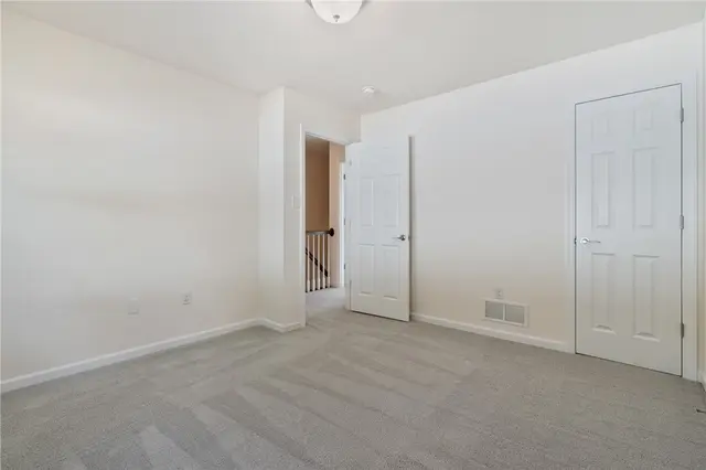 203 Southview Rd gallery image 6