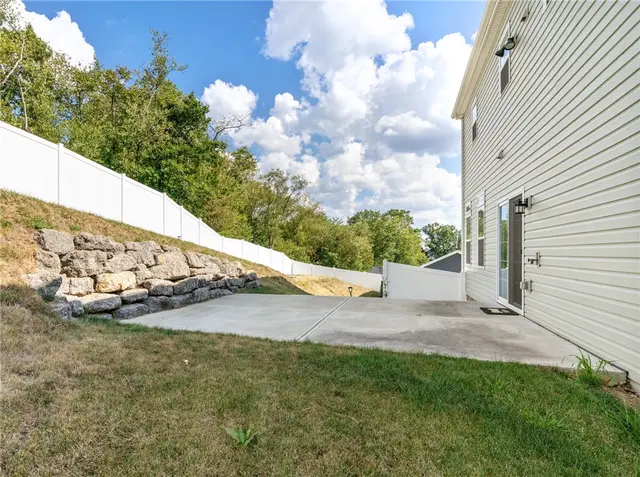 203 Southview Rd gallery image 8