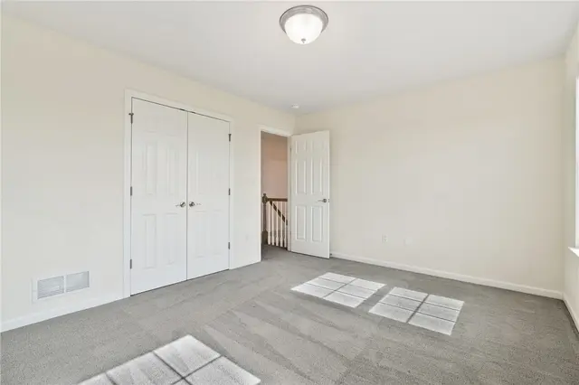 203 Southview Rd gallery image 9