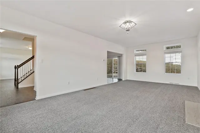 203 Southview Rd gallery image 11