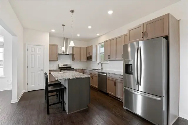 203 Southview Rd gallery image 17