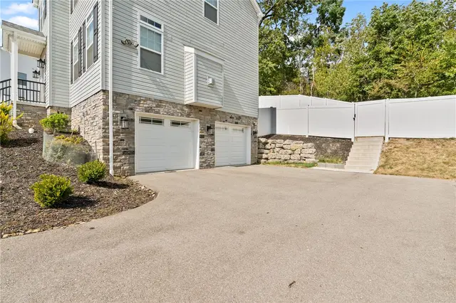 203 Southview Rd gallery image 18