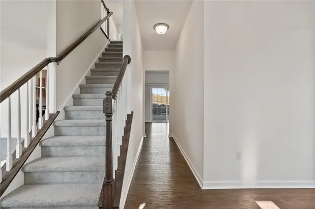 203 Southview Rd gallery image 24