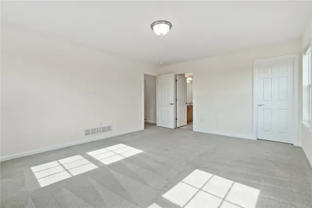 203 Southview Rd gallery image 30