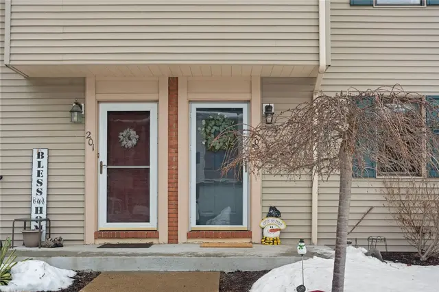 203 Woodhaven Dr gallery image 2