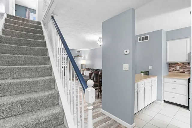 203 Woodhaven Dr gallery image 12