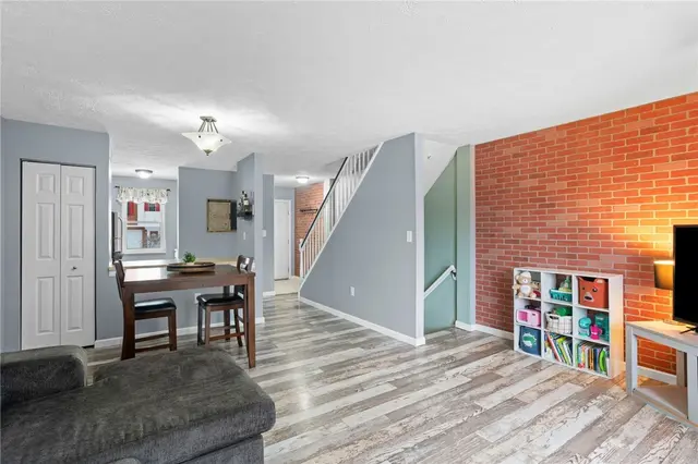 203 Woodhaven Dr gallery image 14