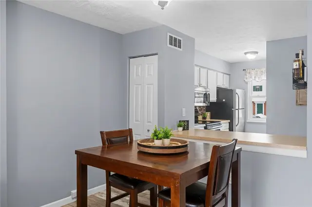 203 Woodhaven Dr gallery image 15