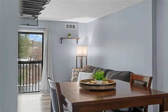 203 Woodhaven Dr gallery image 17