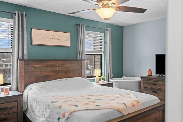 203 Woodhaven Dr gallery image 22