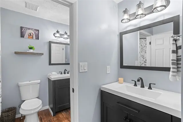 203 Woodhaven Dr gallery image 26