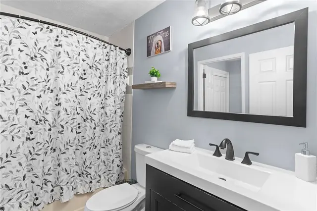 203 Woodhaven Dr gallery image 30