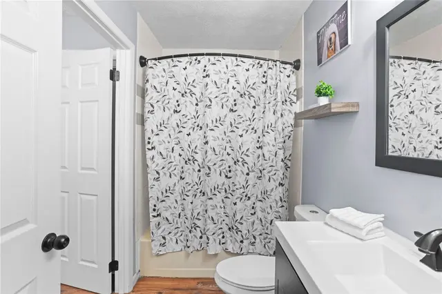 203 Woodhaven Dr gallery image 31