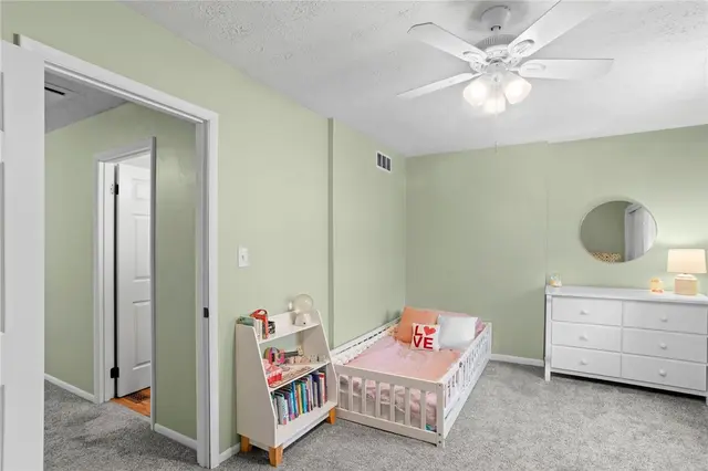 203 Woodhaven Dr gallery image 32