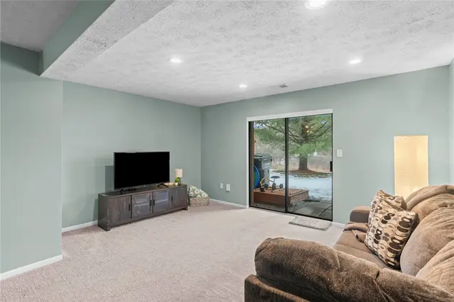 203 Woodhaven Dr gallery image 38