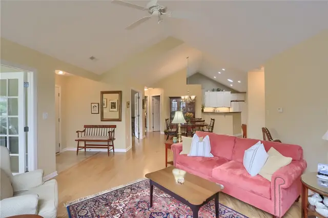 2032 Clerkenwell Ln gallery image 13
