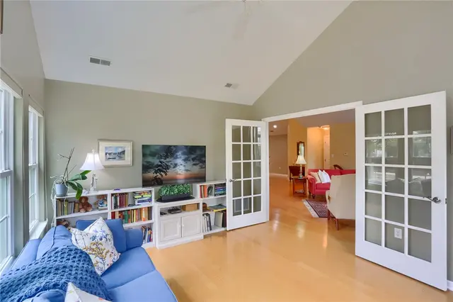 2032 Clerkenwell Ln gallery image 20