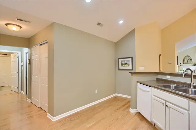 2032 Clerkenwell Ln gallery image 24