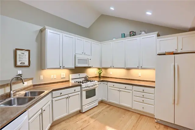 2032 Clerkenwell Ln gallery image 29