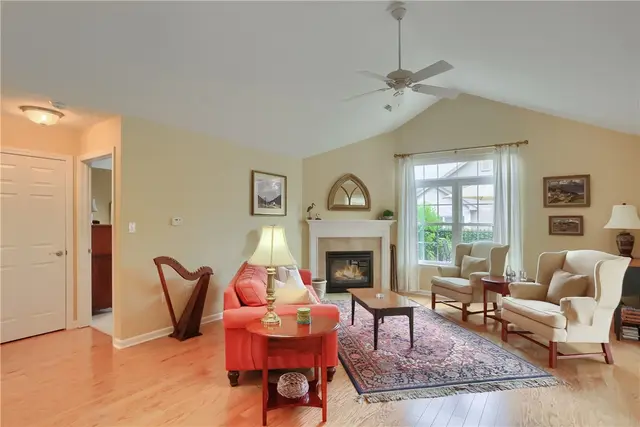 2032 Clerkenwell Ln gallery image 31